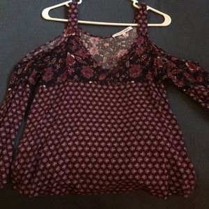 Long sleeve, open shoulder, large patterned shirt